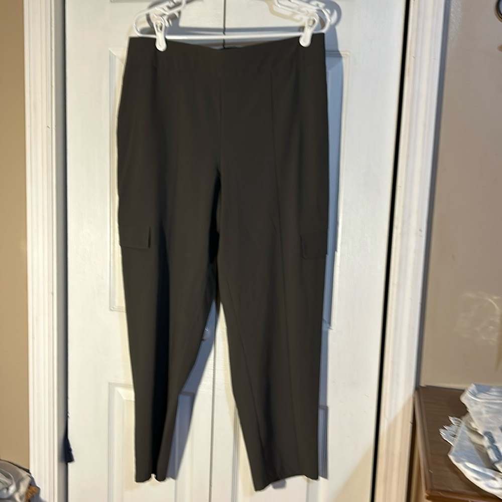 NWT  simply Vera wang size 14 pants